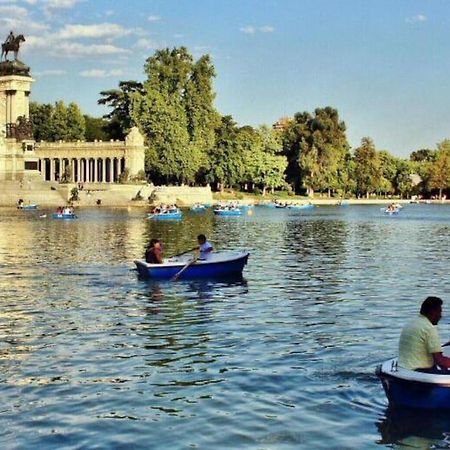 Por Los Pasos De Goya, Parque Retiro Madrid Eksteriør billede